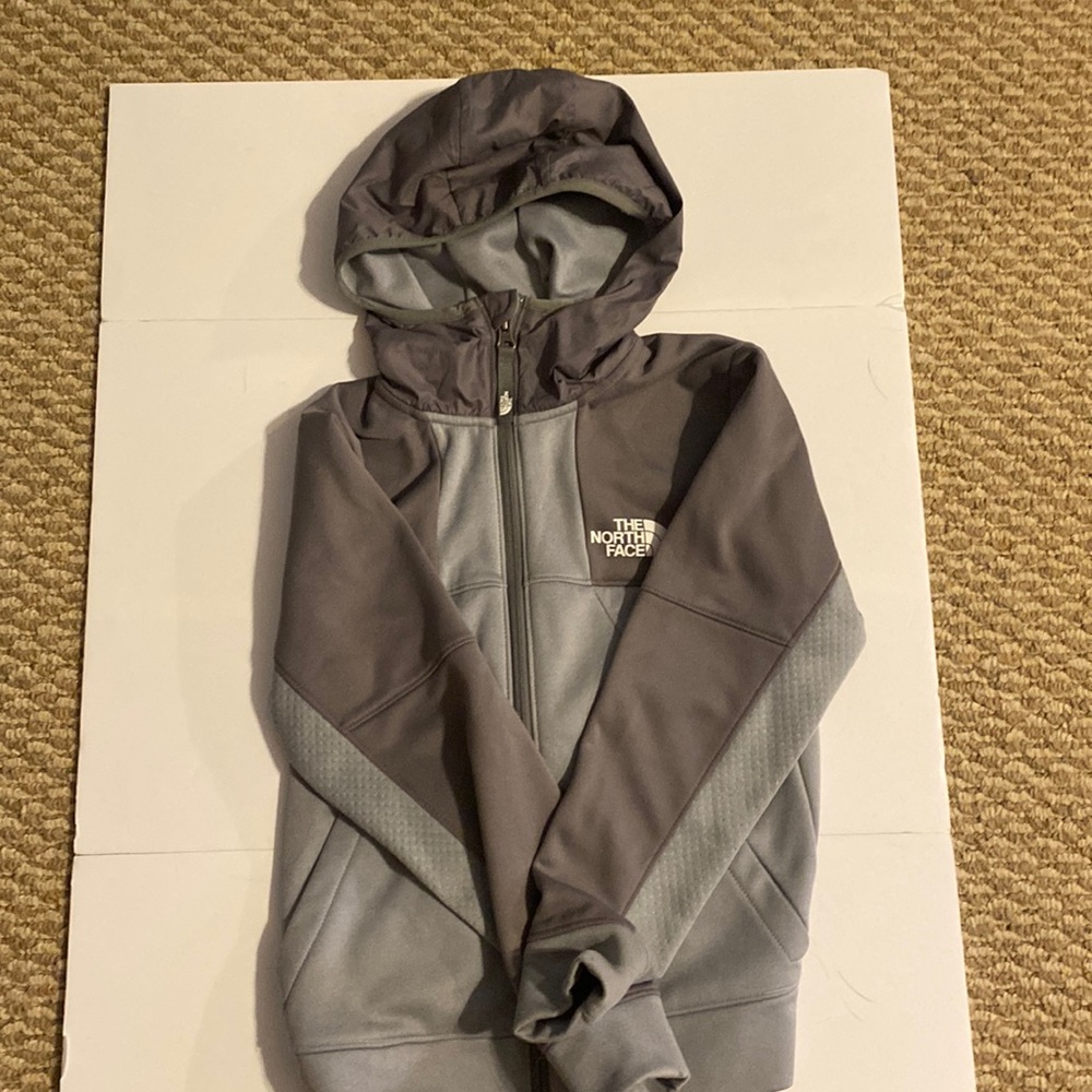 Boys Medium 7/8 North Face Jacket.